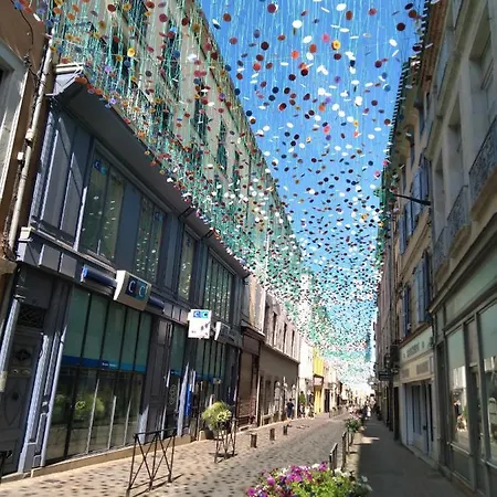 Spacieux De 100m2 A Deux Pas Du Centre De