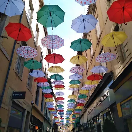 Spacieux De 100m2 A Deux Pas Du Centre De * Carcassonne