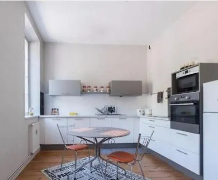 Spacieux De 100m2 A Deux Pas Du Centre De Lejlighed